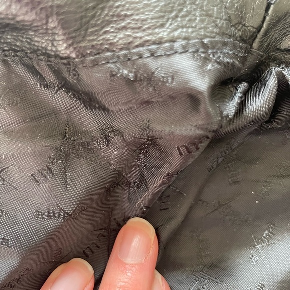 Vintage Wilson’s Black Leather Jacket | M - Picture 12 of 16